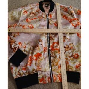 Glitz Flowres on Pink side Zip Jacket Like Silk Size Small